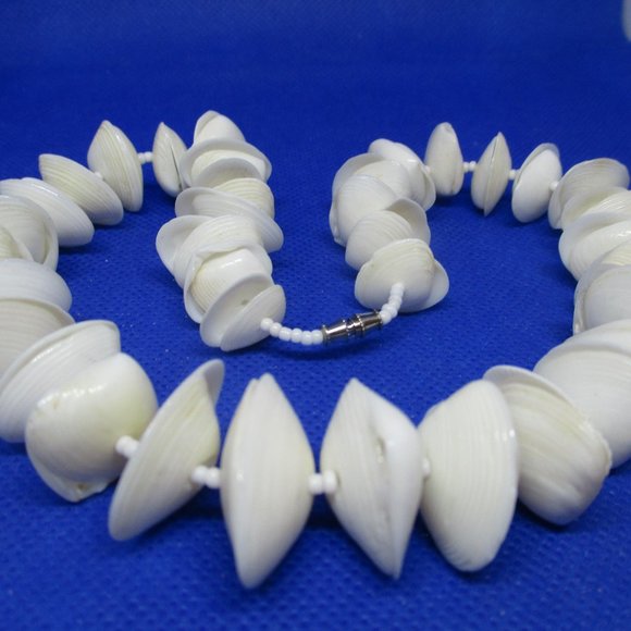 Seashell Necklace Seashell Choker Necklace Genuine Seashell & Glass Seed Beaded - Picture 7 of 8